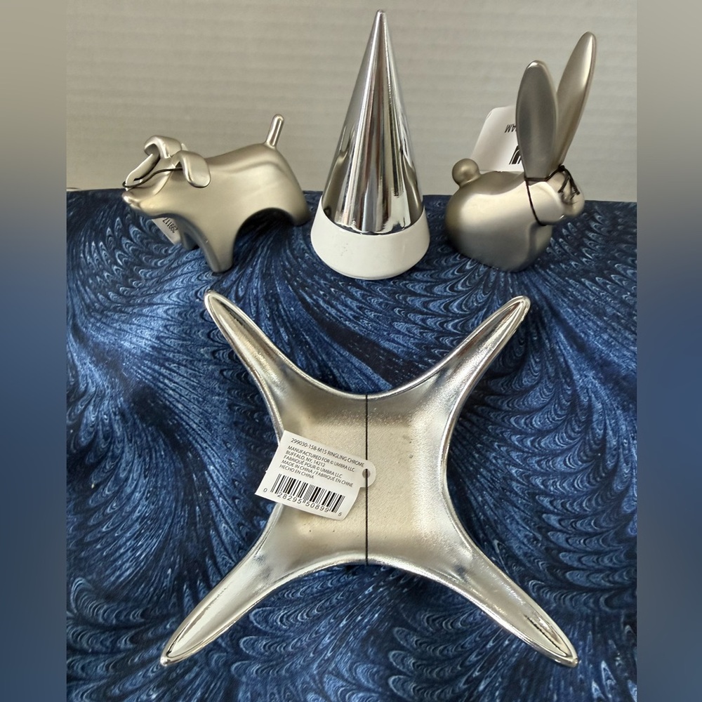 Umbra Jewellery Holders, with matte silver finish, set of 4, all NEW.